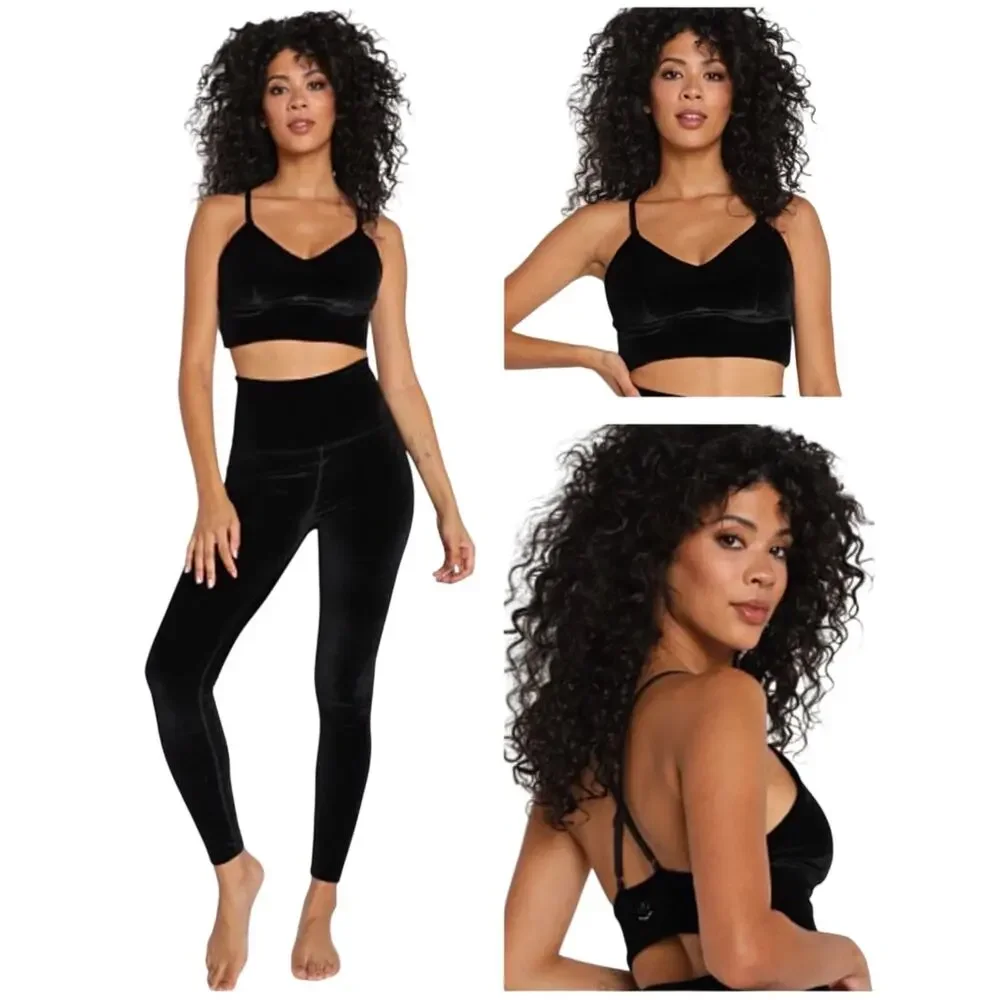 NWT Beyond Yoga Velvet Motion Bra Gym Cropped Top Black Workout Size Medium - Picture 1 of 14